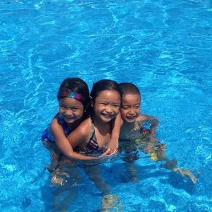 Meet your Posher, Alma